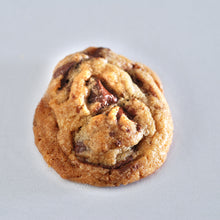 Load image into Gallery viewer, crispy chocolate chunk cookie
